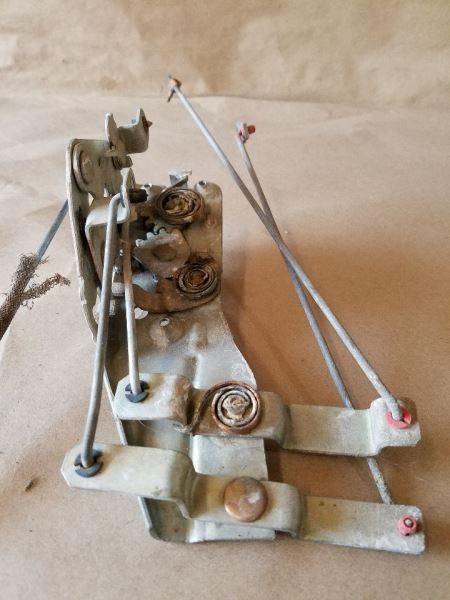 1964 MERCURY DRIVERS DOOR LATCH