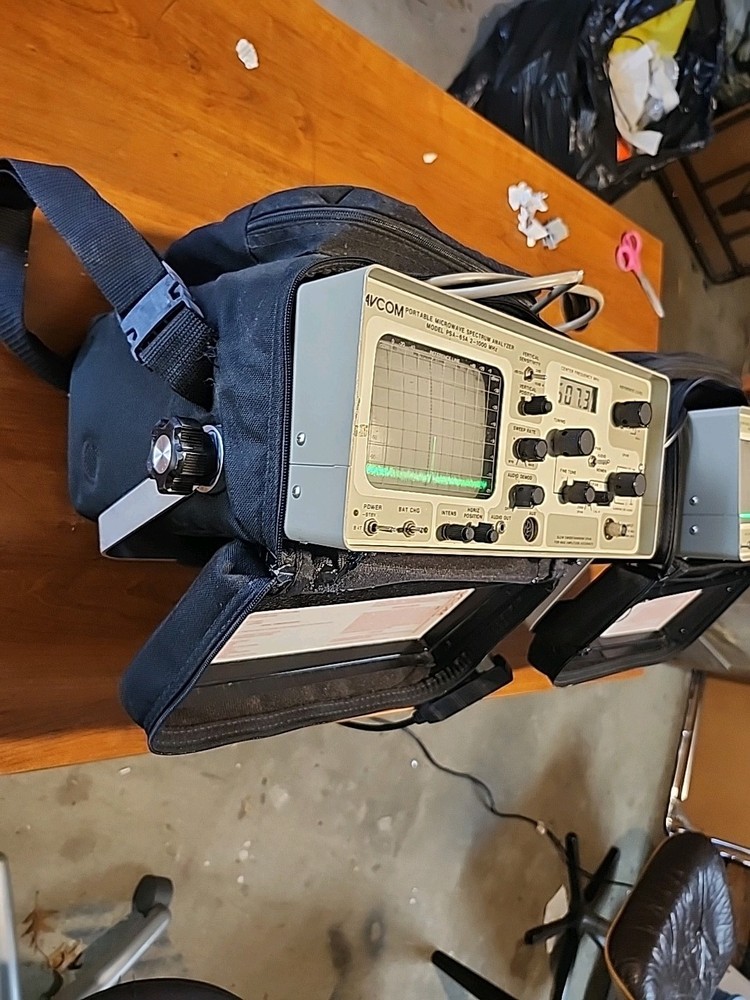 AVCOM PSA-65A Portable Microwave Spectrum Analyzer