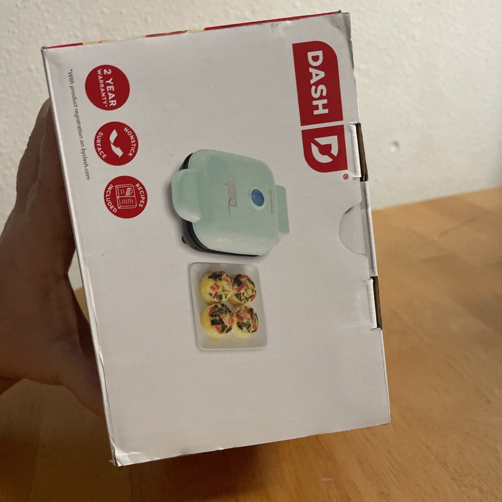Dash Deluxe Egg Bite Maker New.in Box, Mint Green Can make larger eggs also