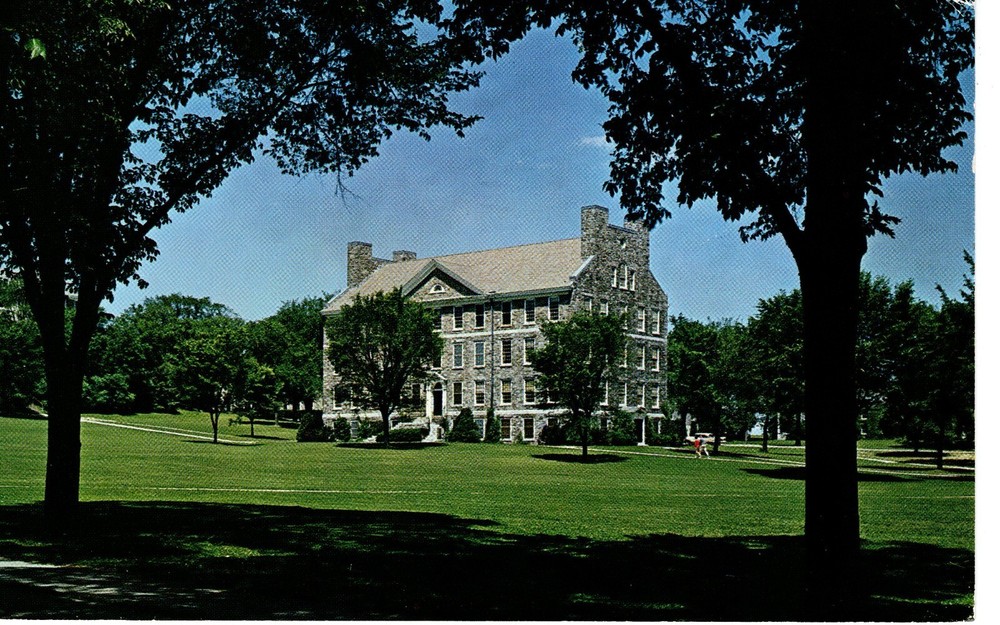 MIDDLEBURY COLLEGE, MIDDLEBURY, VT - PC7119