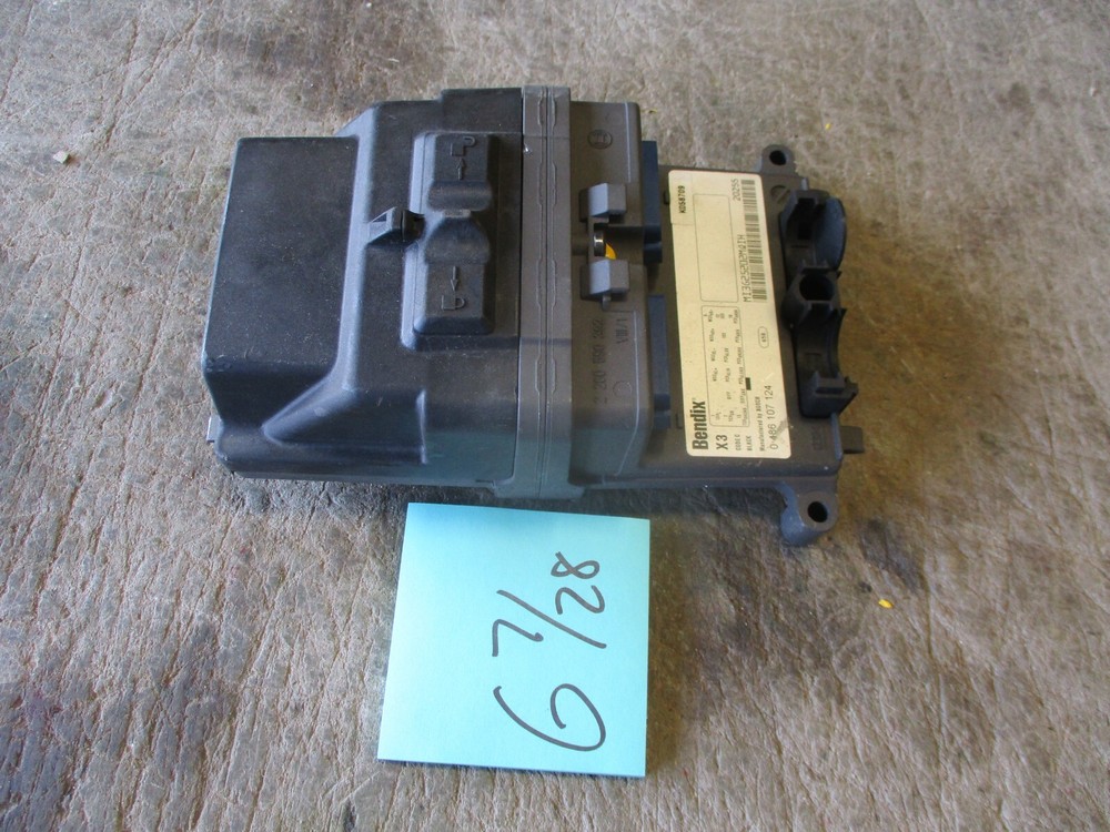 Used Bendix Anti-Lock Brake Module, for Oshkosh PN 4251927, Missing 1 Cover