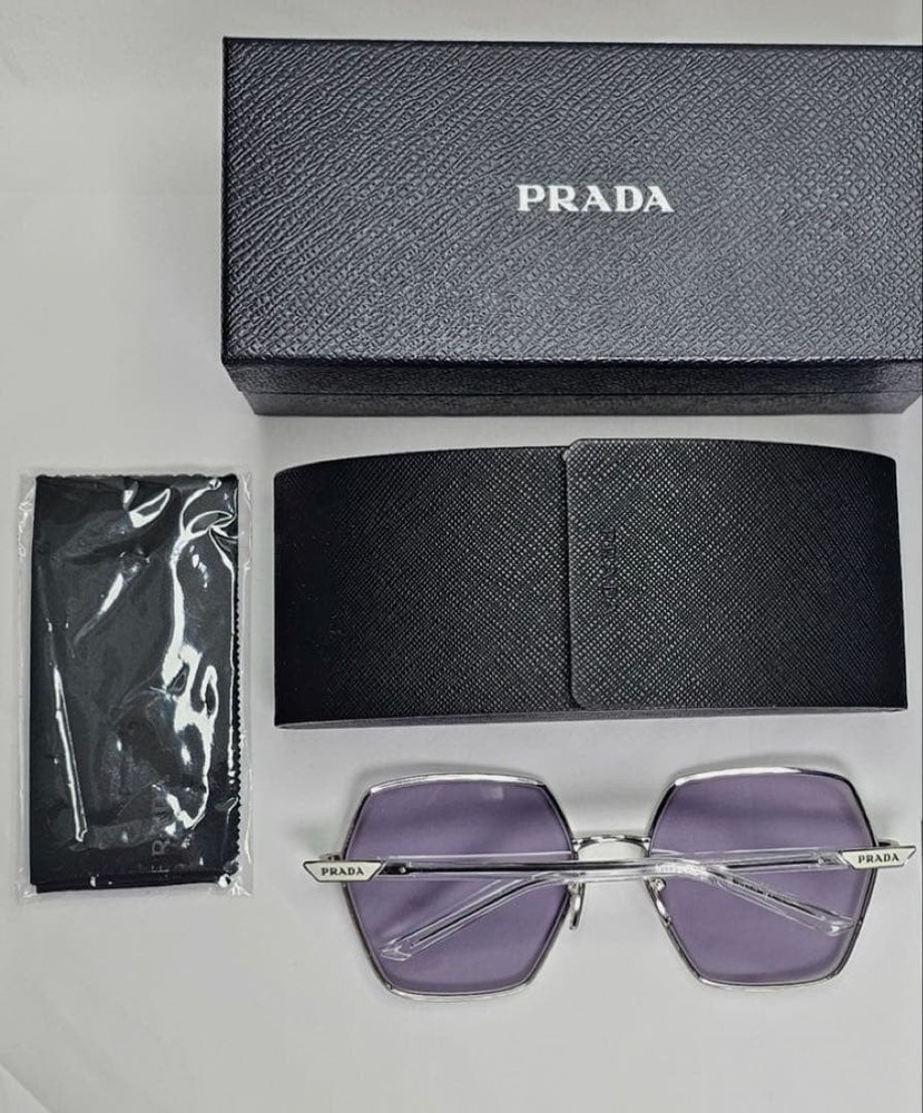 Prada Sunglasses Classic Frame Black New