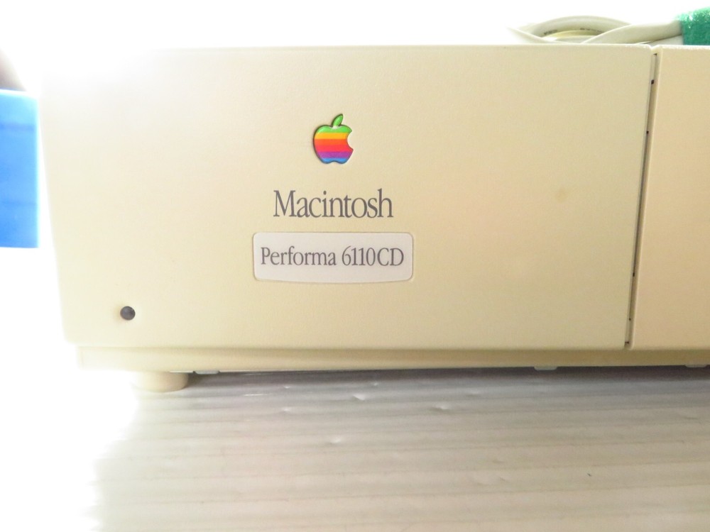 Vtg Apple Macintosh Performa 6110CD Power PC Computer M1596, Untested, As Is