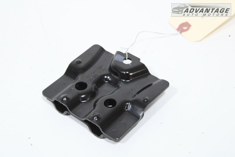 2012-2018 AUDI A7 REAR LEFT DRIVER SIDE REARWARD TIE DOWN MOUNT BRACKET OEM