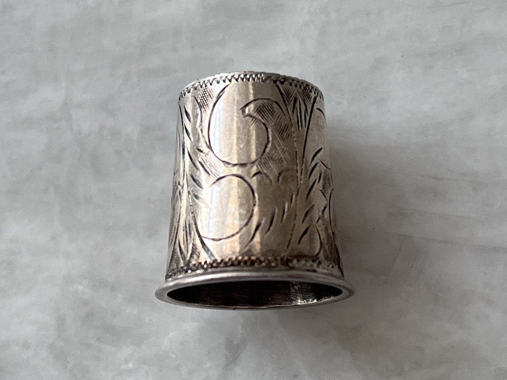 Vintage Sterling Silver 925 Sewing Thimble Engraved Scroll Design