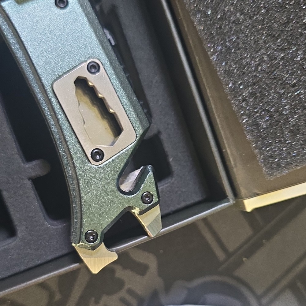 High Point EDC Summit Series Two Knife Set With Patch