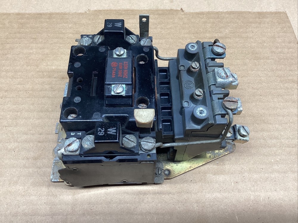 Allen-Bradley Motor Starter #820I138