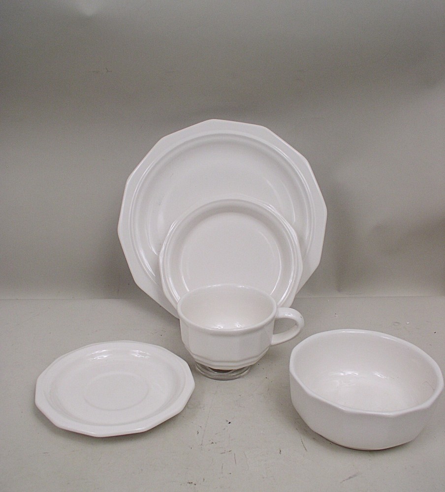 Pfaltzgraff Original Replacement China - Heritage Pattern