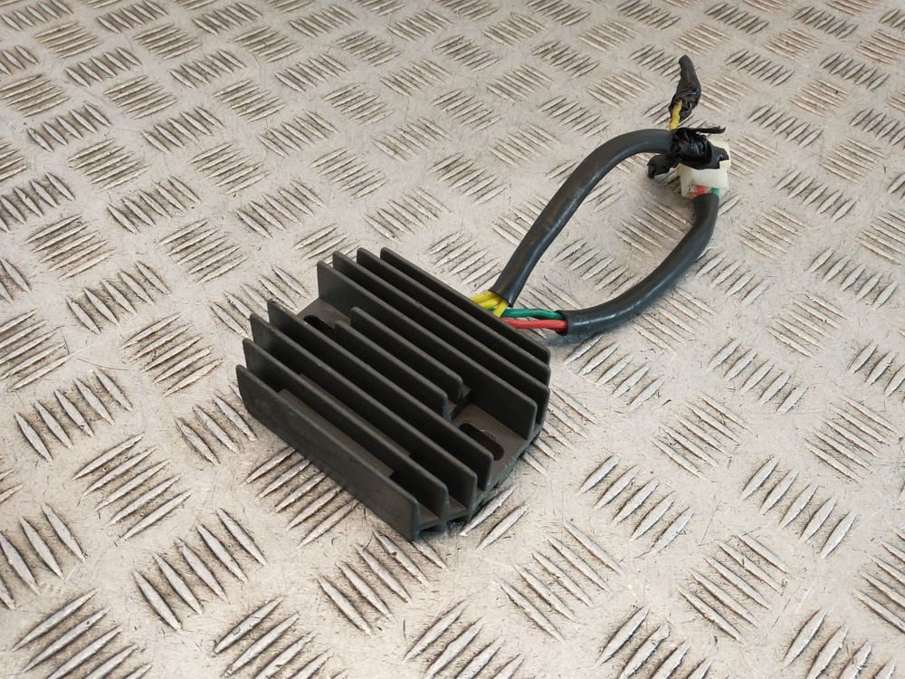2004 TRIUMPH DAYTONA  RECTIFIER REGULATOR