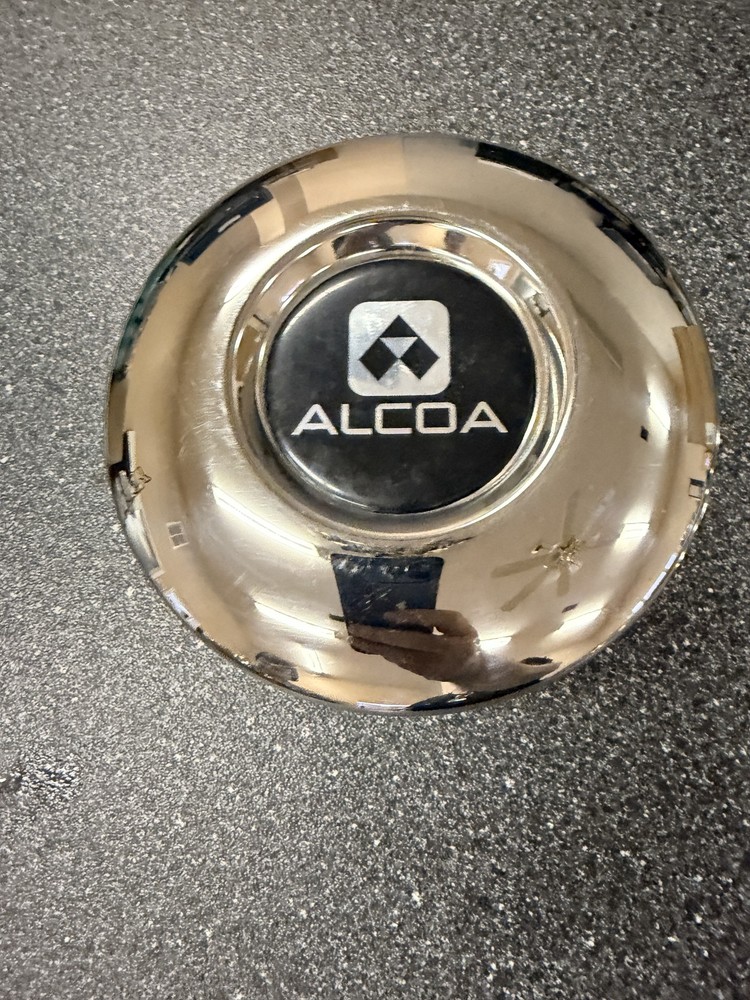 DEEP HUBCAP ALCOA REMOVED FROM SPRINTER VAN