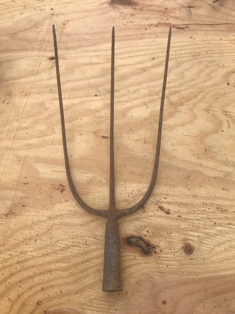 Fork Rake Head 3 Thines Rusty Rustic no handle Original Vintage Primitive Metal
