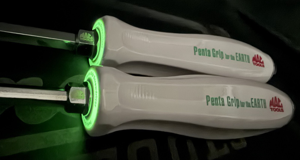 Mac Tools 2022 Striking Flat Screwdriver 2 Set Penta Grip White Hard Handle