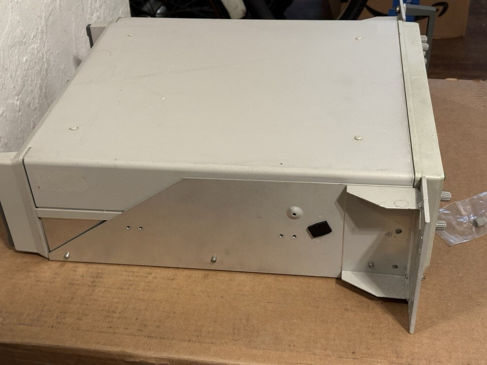FLUKE PM3057 Combiscope Analog Oscilloscope 60MHz - POWERS UP, UNTESTED