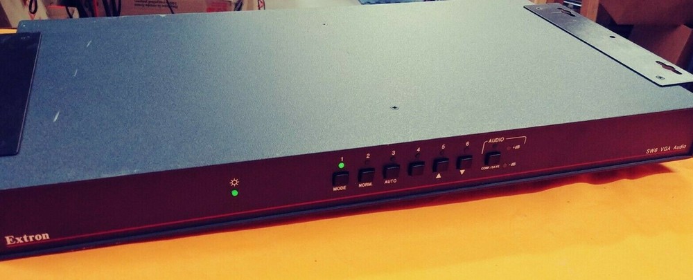 EXTRON SW6 VGA SWITCHER WITH AUDIO (*)