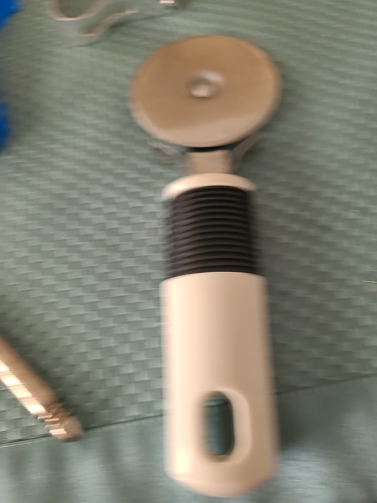 VINTAGE KITCHEN TOOLS (BIN TT)