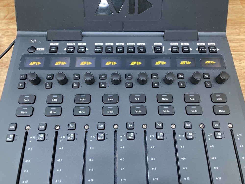 AVID S1 COMPACT 8-FADER CONTROL SURFACE-GOOD CONDITION!!!!