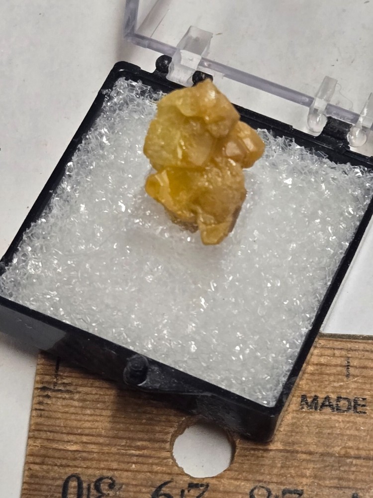 Stunning Yellow Mimetite thumbnail specimen