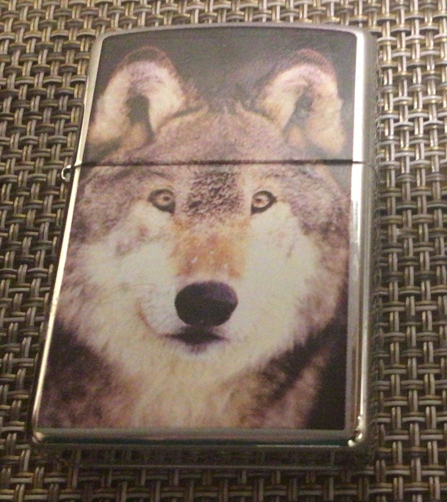 WOLF ZIPPO LIGHTER MINT IN BOX