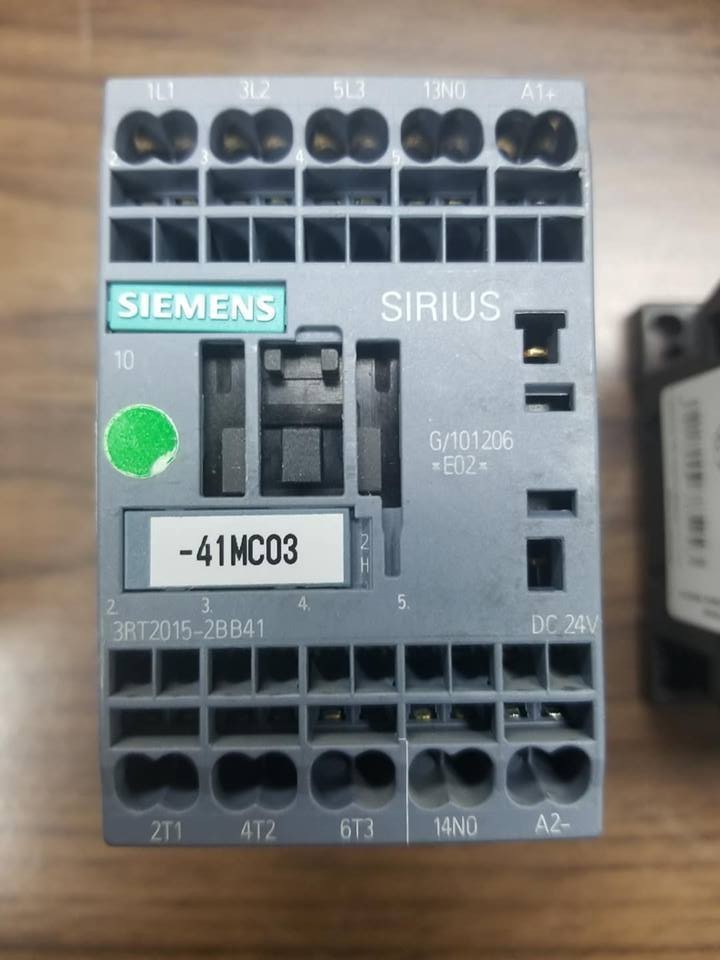SIEMENS SIRIUS 3RT2015-2BB41 G/101206 E02 24V DC CONTACTOR   B97