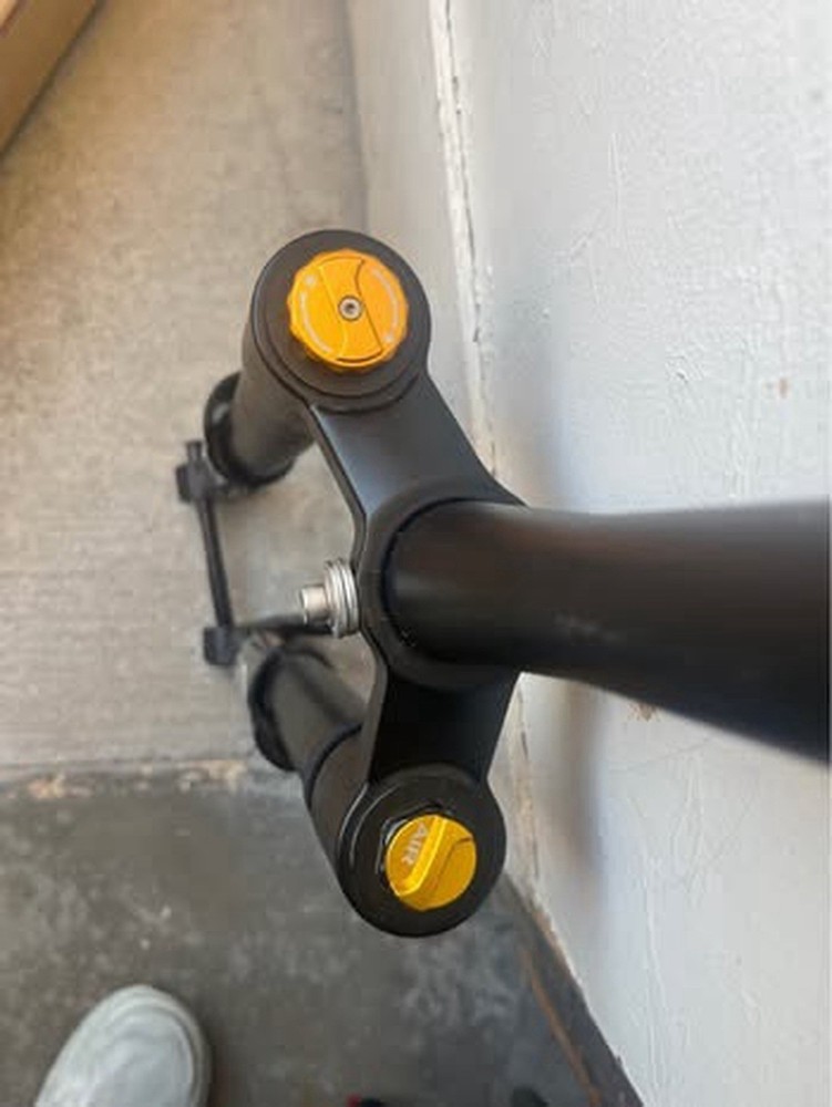 Wolf E-SPEC Suspension Bicycle Fork Maxle Axle Black 1 Item Part Type Fork