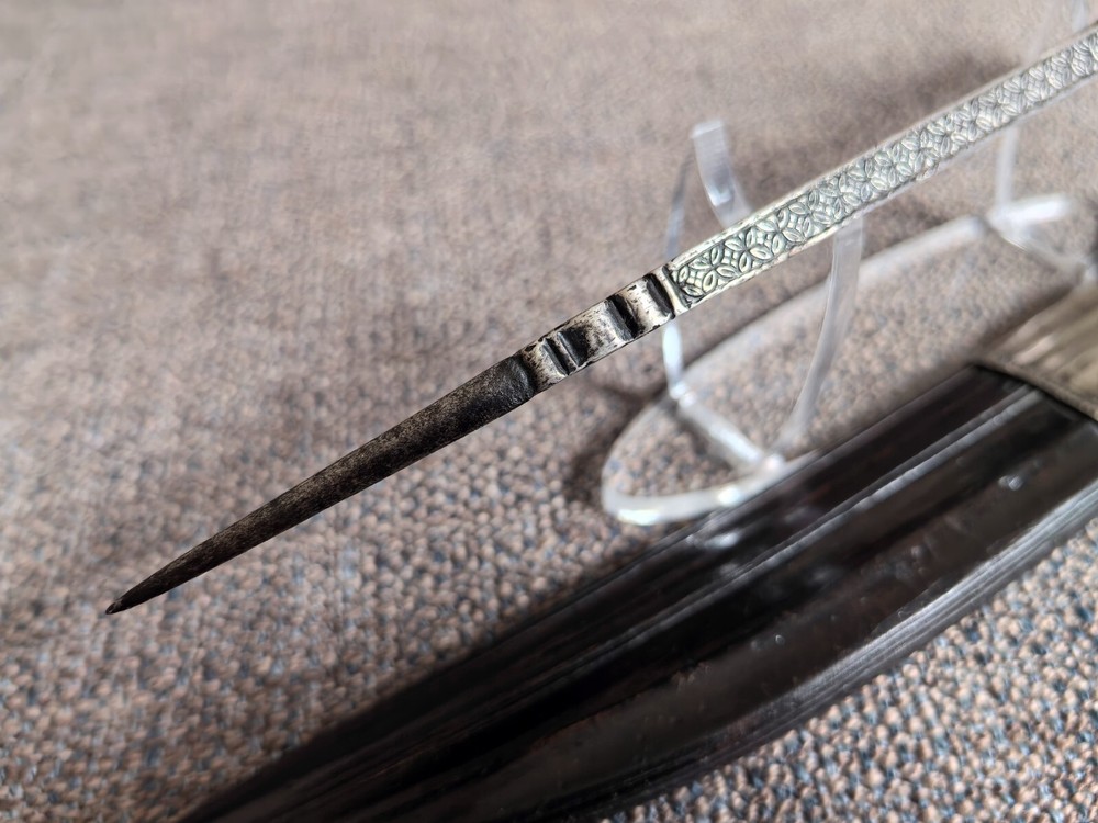 Fine Antique Ceylon Piha Kaetta Dagger 18th C.