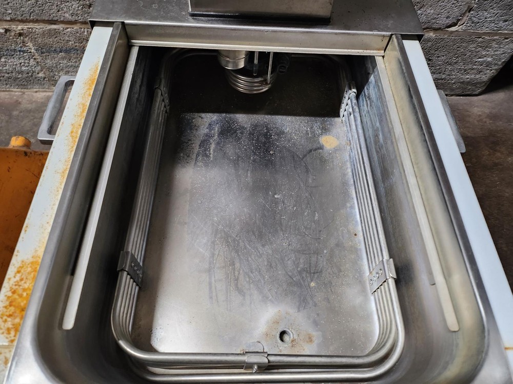 Julabo F34 w/ MC Controller Heating/Refrigerated Circulator Water Bath (As-Is)