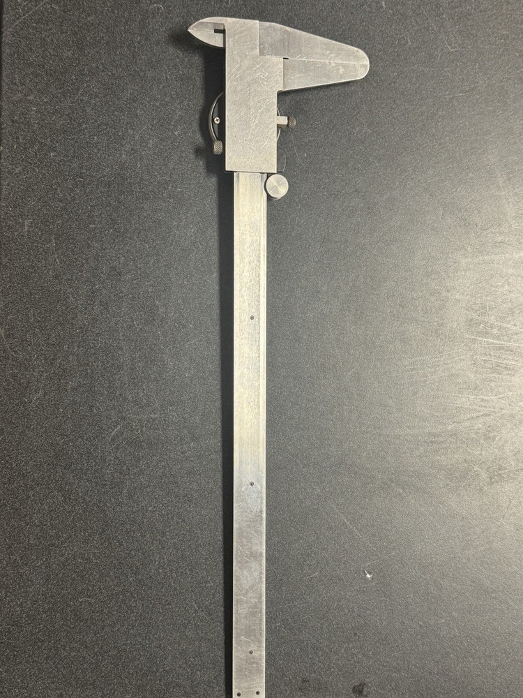 Mitutoyo Dial Caliper In Box 505-628