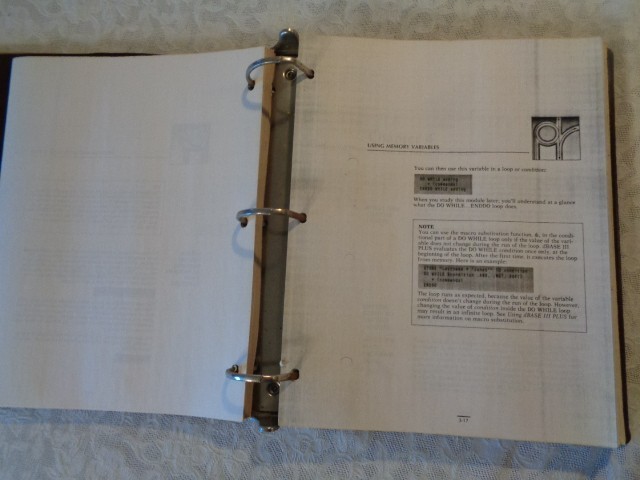 Ashton Tate Programming With dBase III Plus Reference Manual