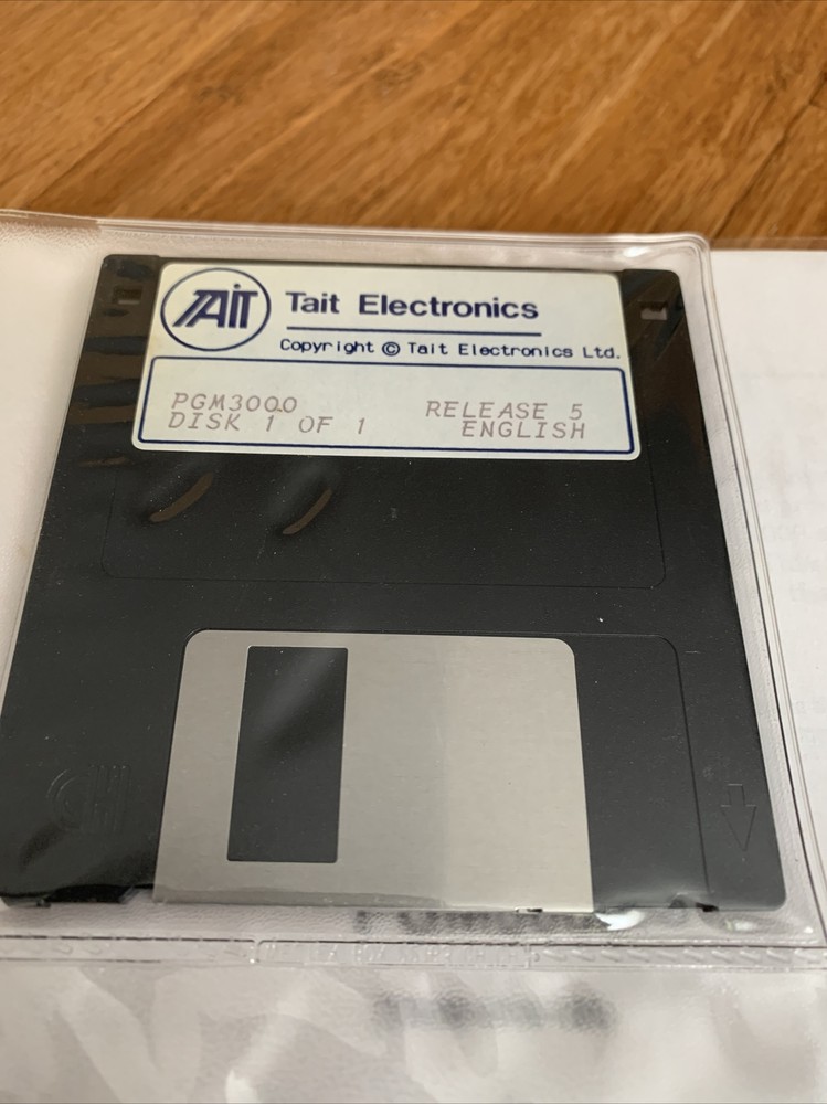 Tait T3000 Programming Cable With Software and Manual