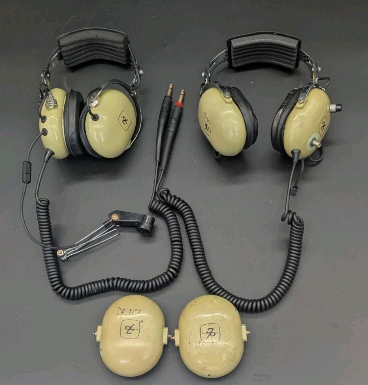 David Clark H3332 Ground Support Headset Lot 2 -UNTESTED AS-IS READ DESCRIPTION