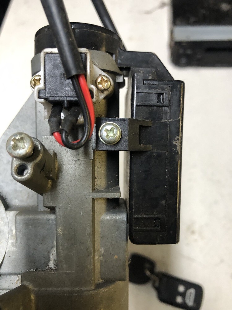 LDV MAXUS STEERING LOCK & KEY 2005 - 2010
