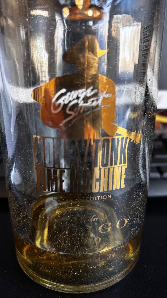 George Strait honky tonk time machine encore edition 1530 codigo bottle