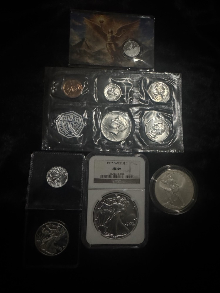 Silver rounds  (everything in the picture)