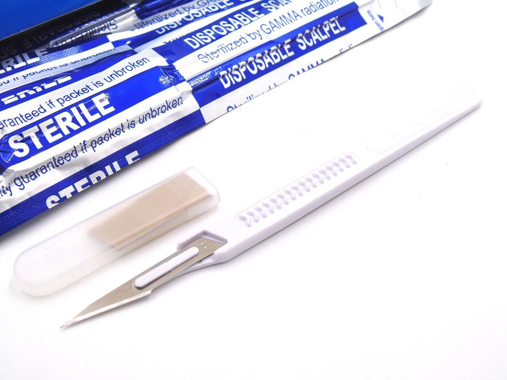 10 Disposable Scalpel #11 Sterile Plastic Handle