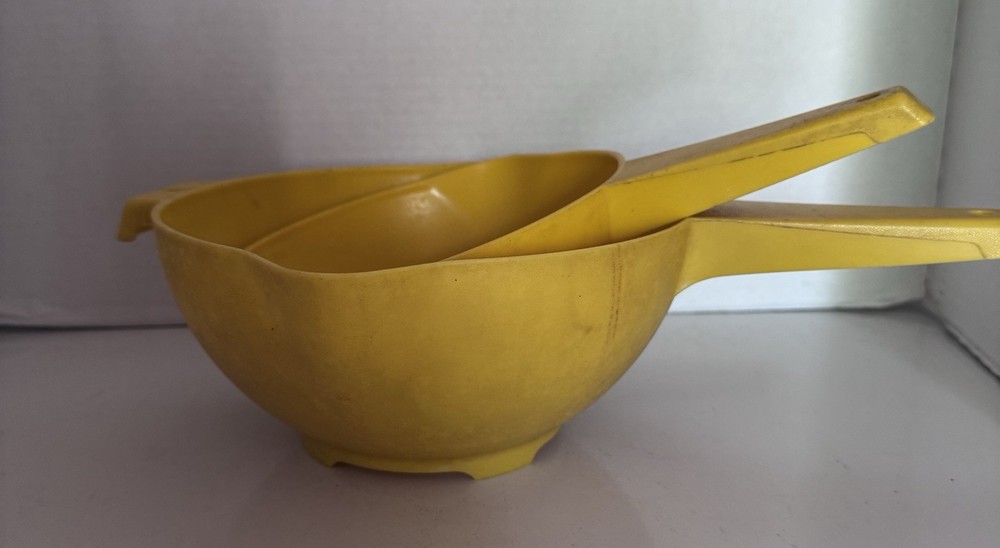 2 Tupperware Vintage Yellow Colander Strainer Set Nesting  Farmhouse