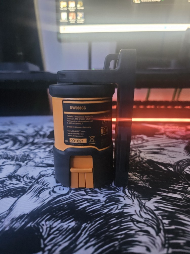 Dewalt DW088cg laser level