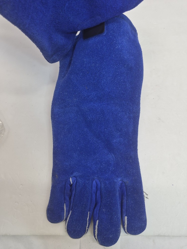 Task Master Leather Fireplace/Welding Gloves blue