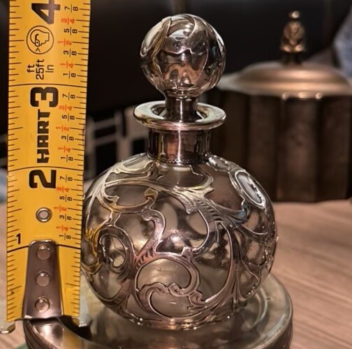 Circa 1905 elegant .999 fine solid silver lined aroma bottle set made by leading