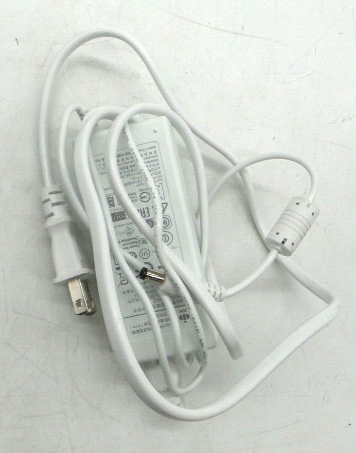 BenQ GS1 Portable Projector With Extra Accessories & Case - TESTED & WORKING