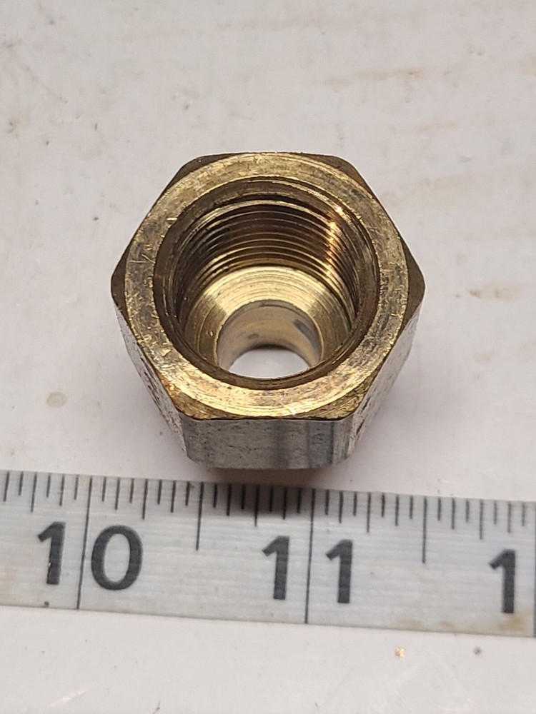 Brass Pipe Reducing Adapter 1/2" FNPT x 3/8" MNPT