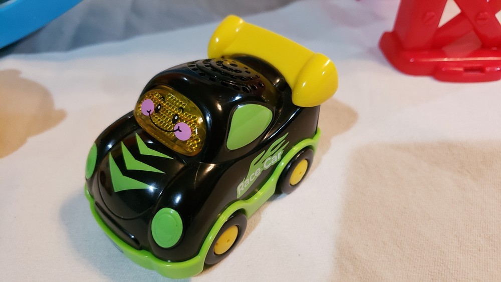 VTech Go! Go! Smart Wheels 3-in-1 Launch & Go Raceway, EUC, Complete