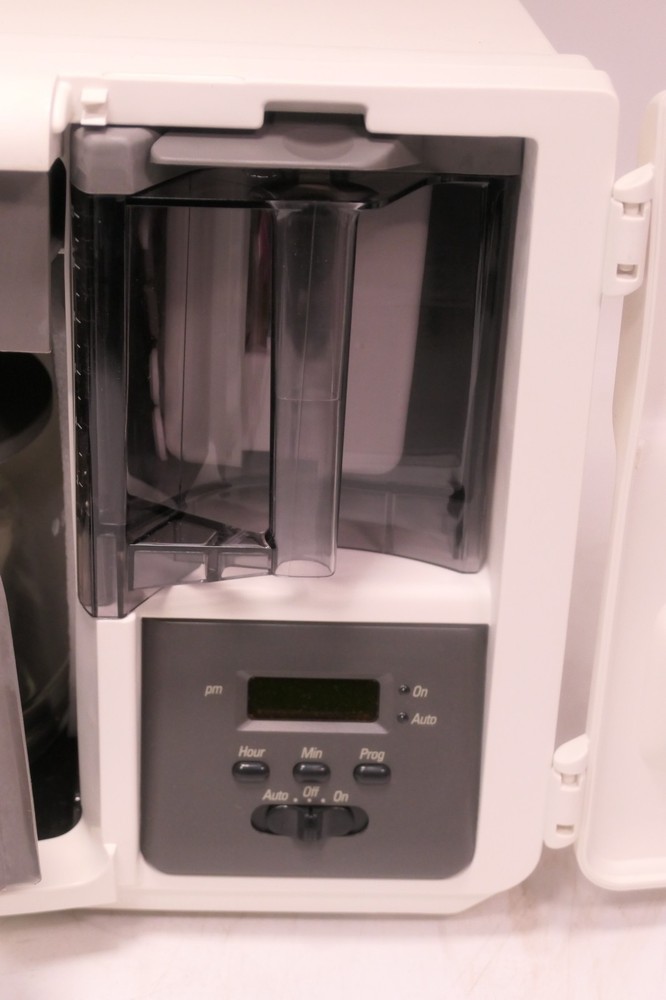 BLACK+DECKER Spacemaker ODC325R Under-Cabinet 12-Cup Programmable Coffee Maker