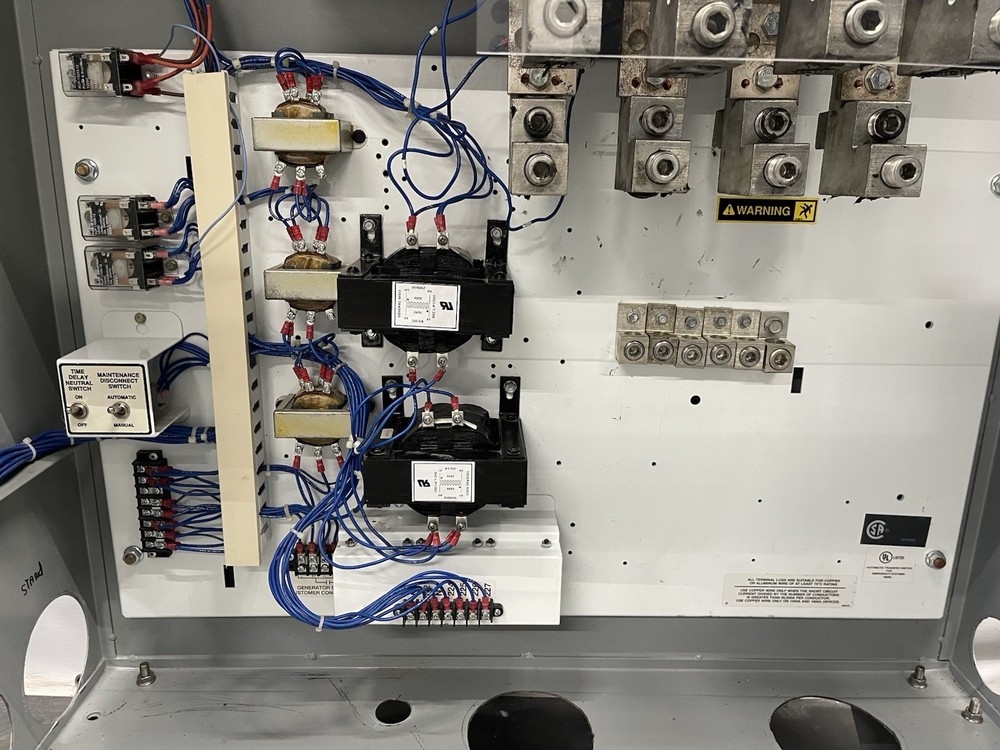 800 Amp Caterpillar Automatic Transfer Switch - 277/480v 3 Phase 4-Pole