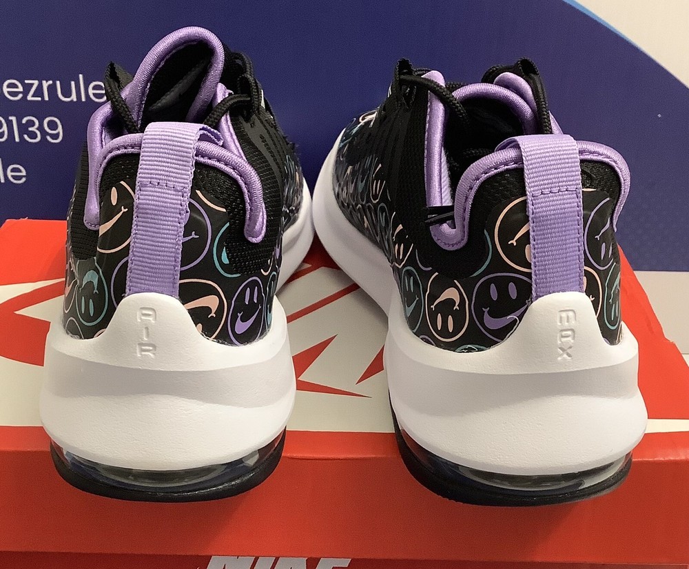 NikeAir Max Axis Kids Size 6.5y