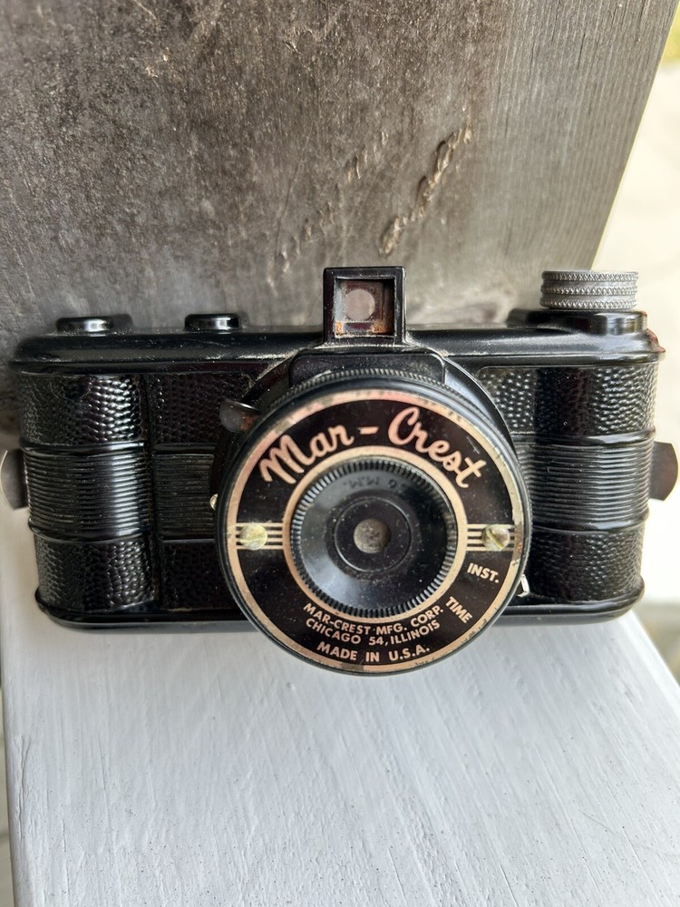 Vintage Mar-Crest Camera Plastic Camera, Untested