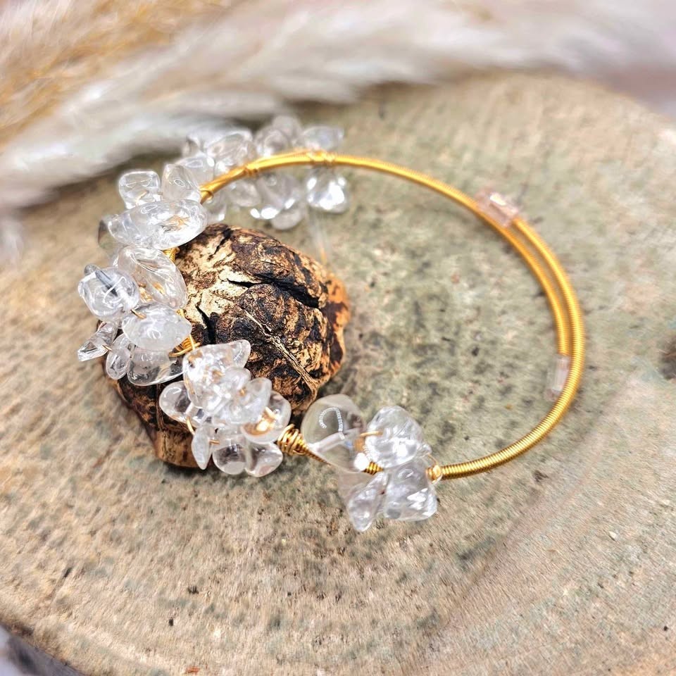 Nature Crystal Chips Flowers Bangle