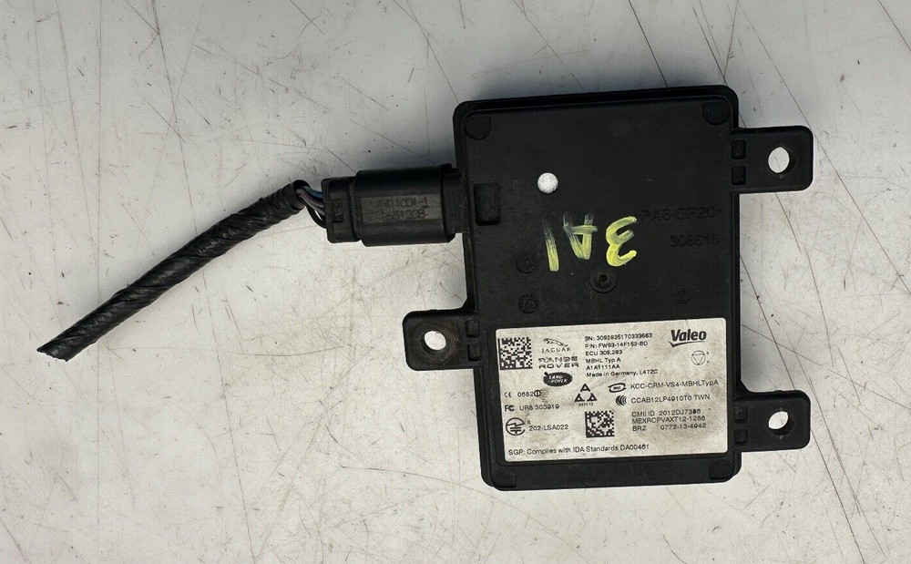 2016-2020 JAGUAR XE XF F-PACE REAR LEFT / RIGHT BLIND SPOT SENSOR CONTROL MODULE