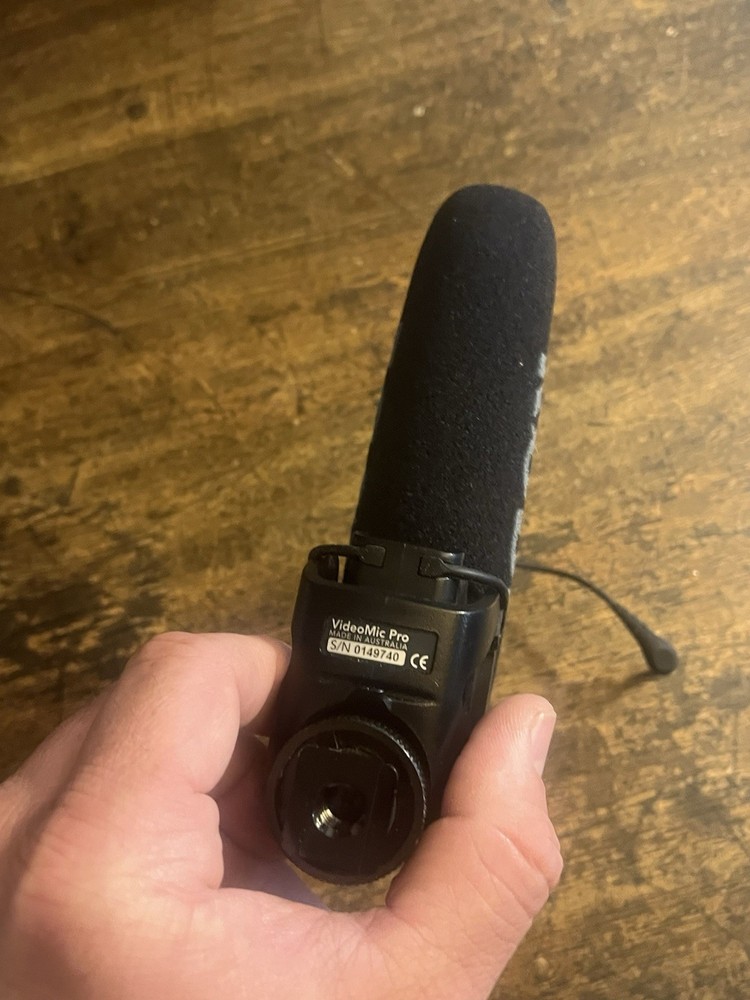 Rode VideoMic Pro. Rode Microphone. No Battery. Please Read