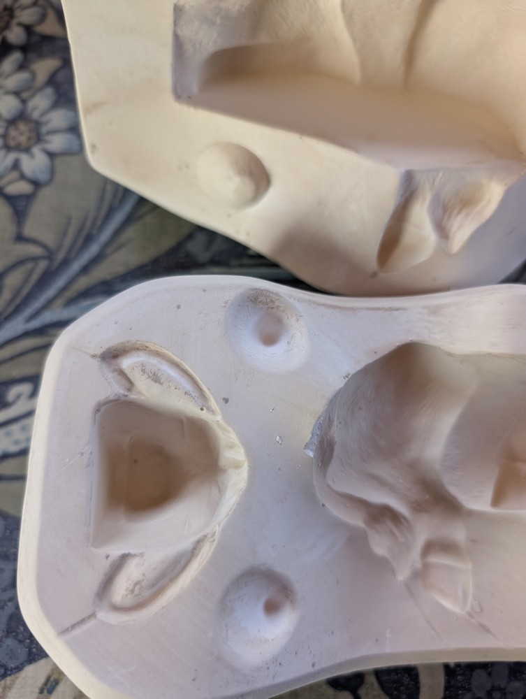 Cow Shelf Sleeping Vintage Slip Casting Ceramic Mold