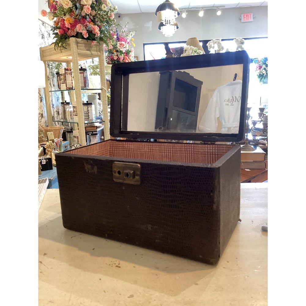 Antique travel train case with mirror